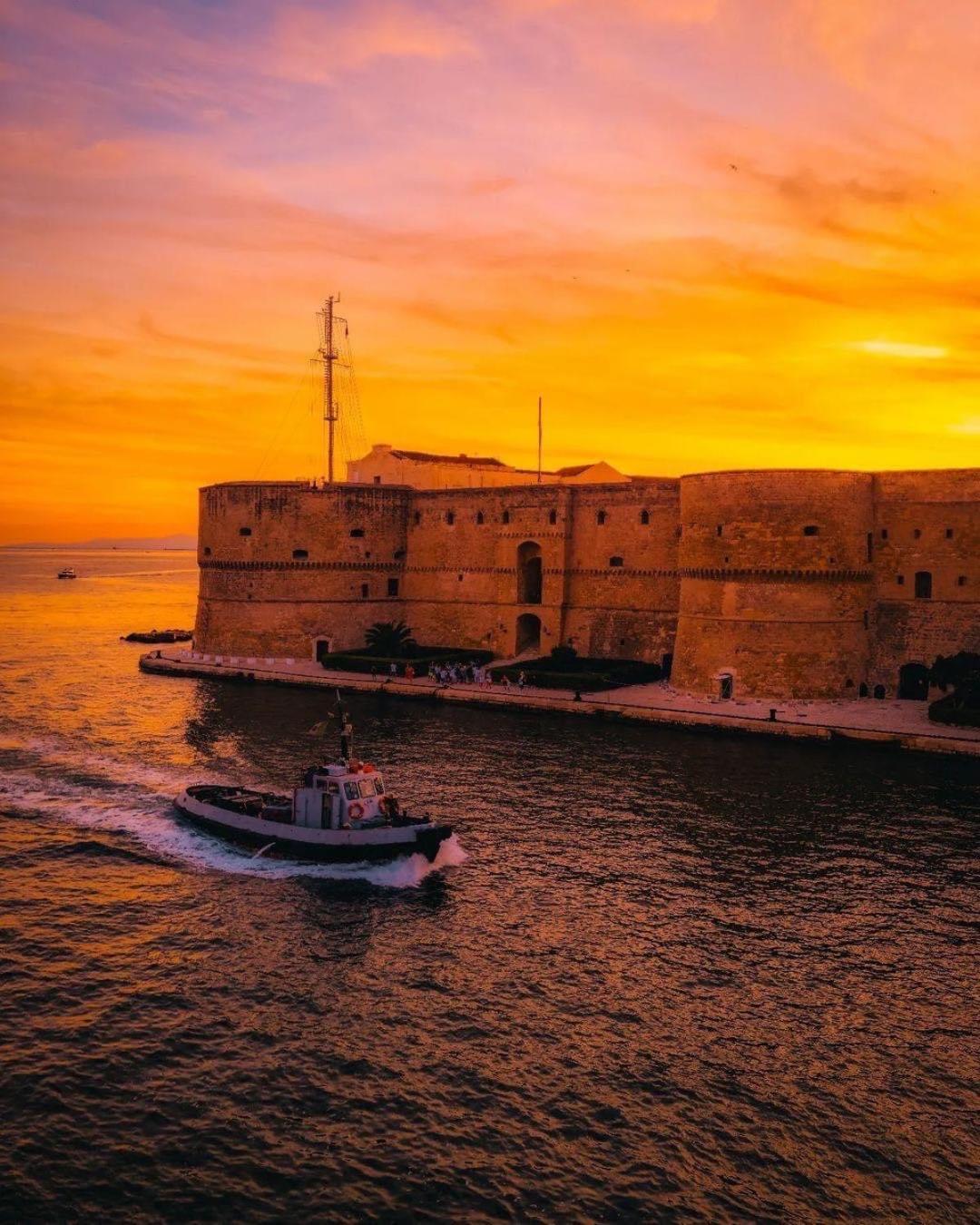 Suite Cavour Luxury Home Taranto Kültér fotó