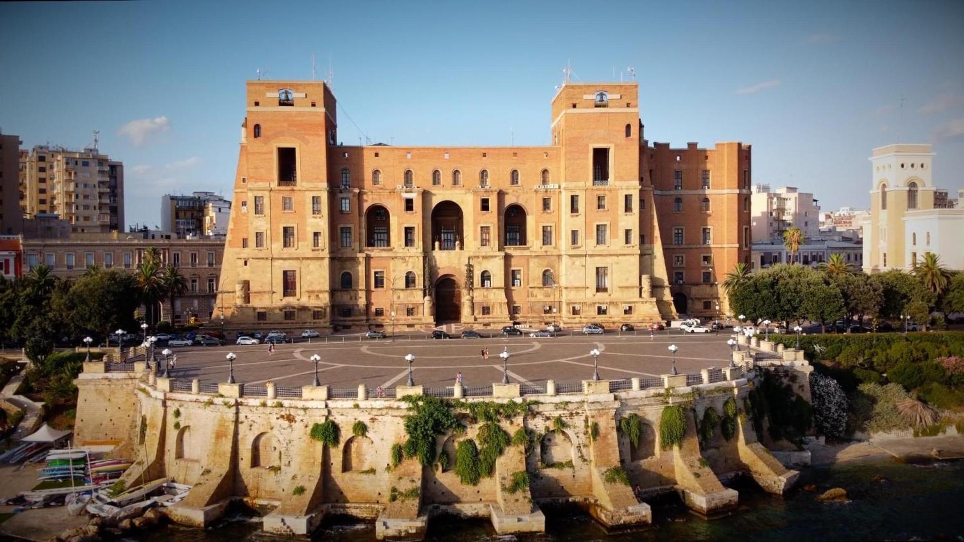 Suite Cavour Luxury Home Taranto Kültér fotó
